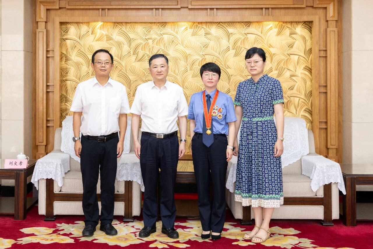 铭记历史、开创未来！全国模范检察官刘亮观礼归来